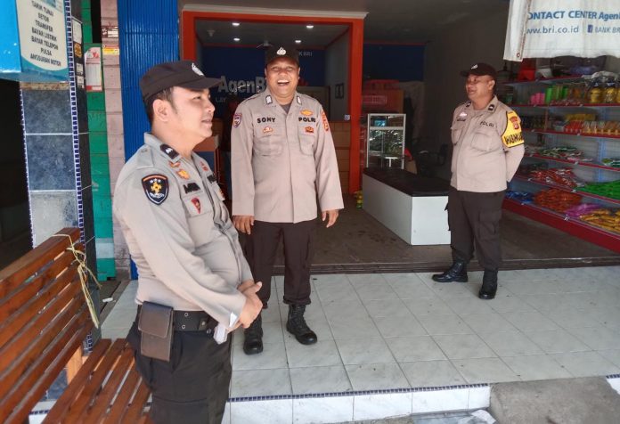 Polsek Kuala Kampar Patroli KRYD Jamin Harkamtibmas Turun Ke Pasar